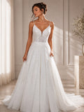 Brautkleid mit Perlenstickerei und tiefem V-Ausschnitt