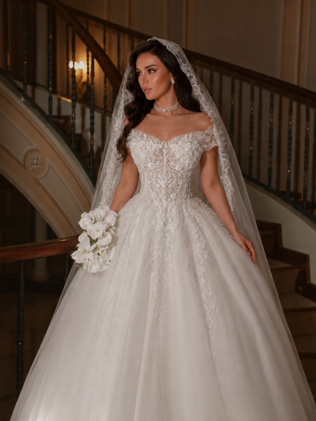 Off-Shoulder Royal Bloom Brautkleid