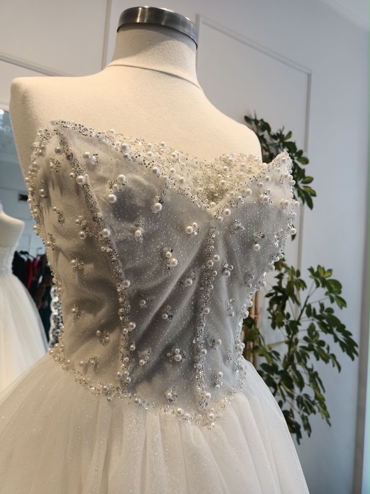 Funkelndes Brautkleid